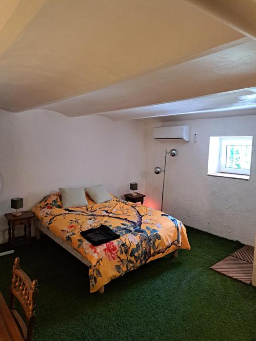 Studio au calme dans propriété avec jardin