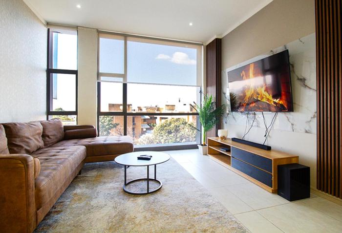Sandton Smart Apartment Fifteen