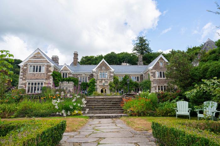 Lewtrenchard Manor
