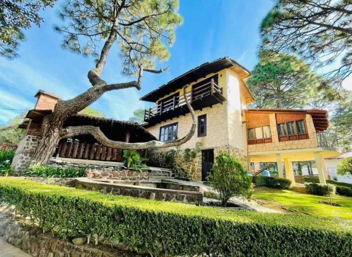 Cabaña DNellys Rosa con cancha de basquetbol