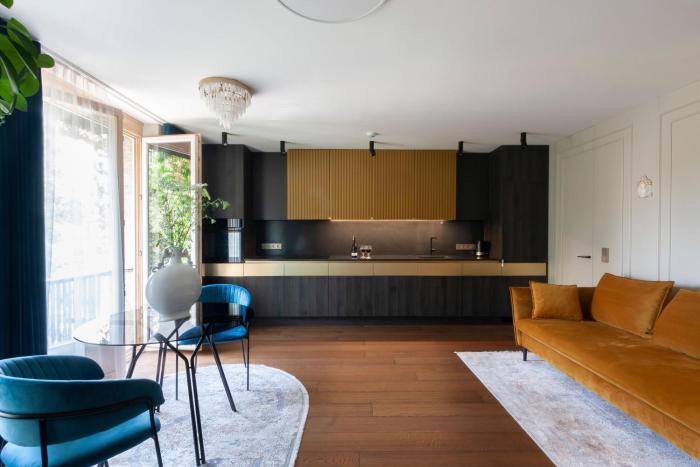 French Park View Apartment