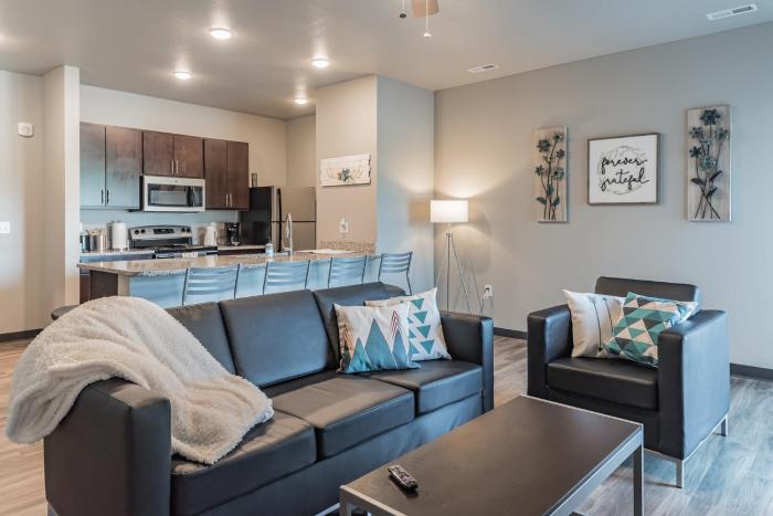 Modern Stay Near Jack Trice Stadium - Walk to ISU