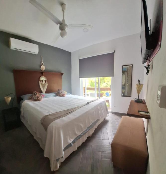 LA CASA DE LOS AZULEJOS MAR Y SELVA