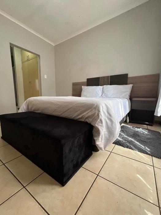 Paradise on 40 Boekenhout St