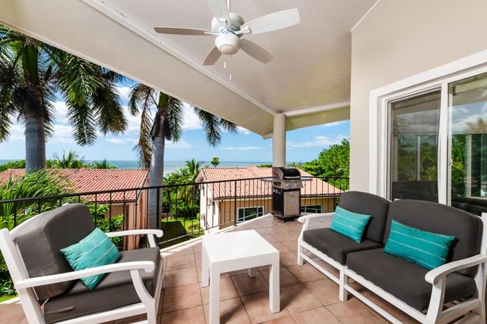 Beautiful 3 Bedroom Condo With Ocean Views