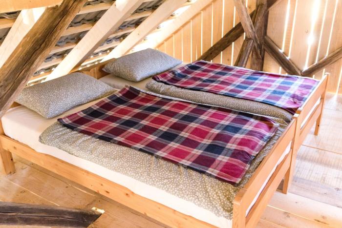 Glamping - Hayrack Vesel