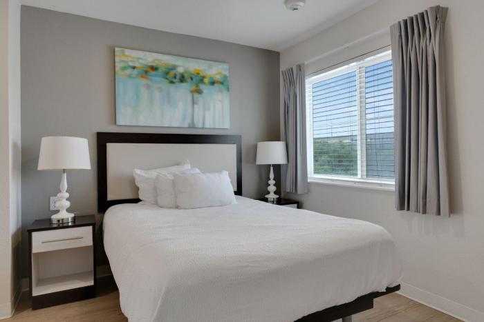 Simplicity At the Rim 1212 I Spacious 1 Bed 1 Bth