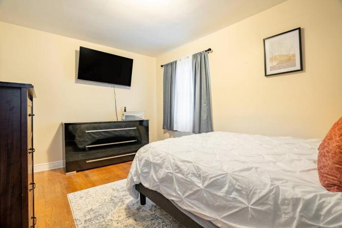Near downtown | WIFI | washer & dryer