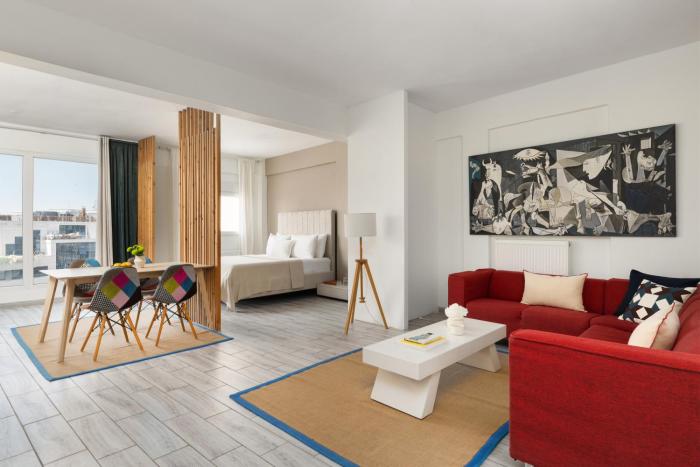 Ikaros Skyline Retreat - 6th Floor City View Apartment