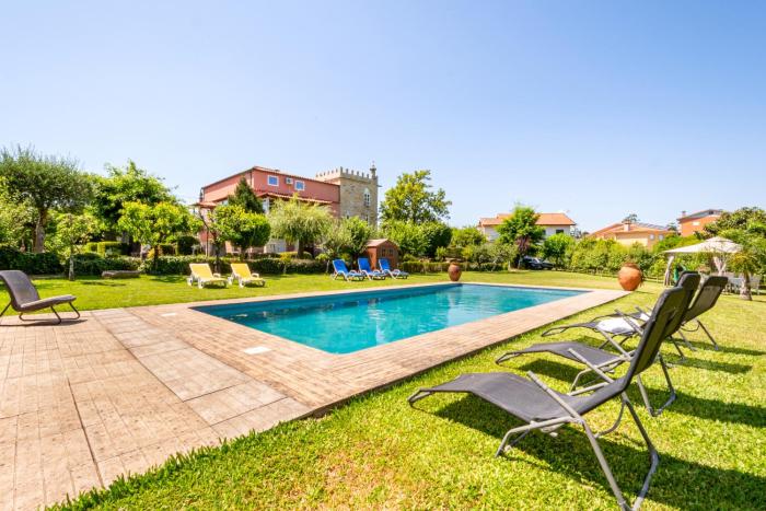 Villa Martim with Pool & Big Garden near Braga by Sé Apartamentos