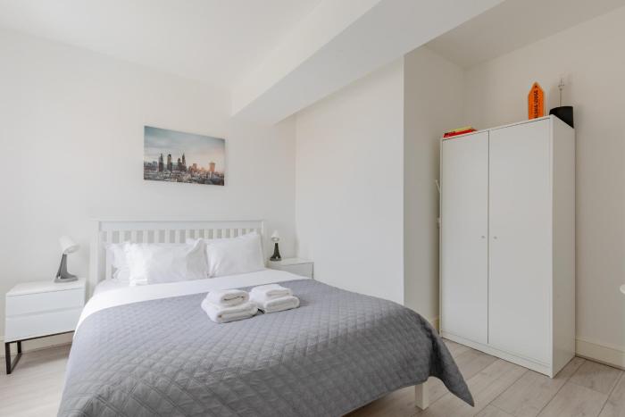 Sleek Studio Style Flat near City of London