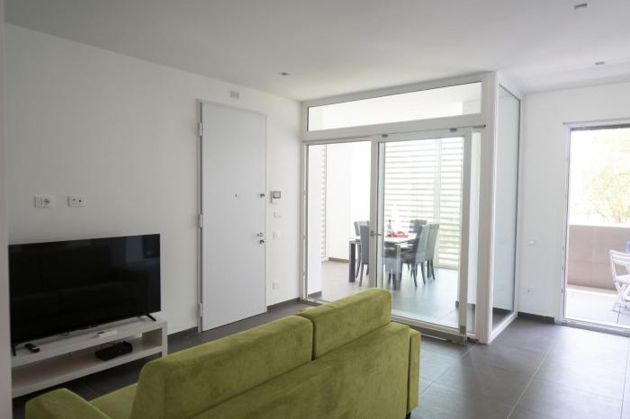 Modern Family 2 BR Apartment in Residential Area