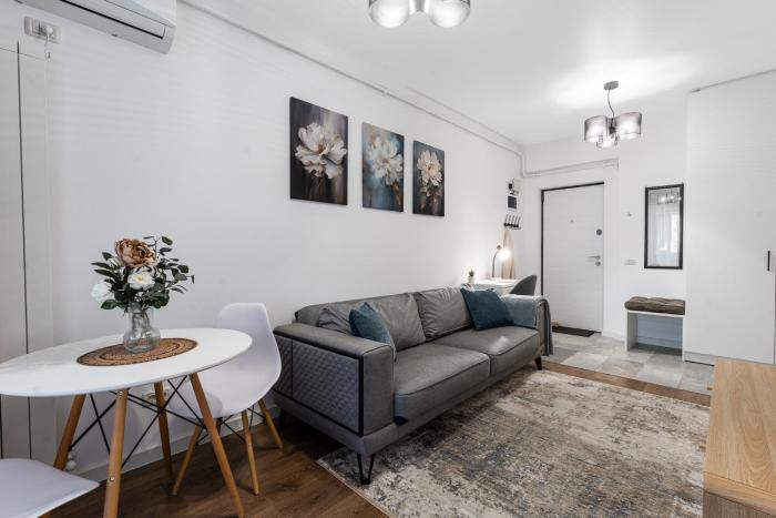 Relax and Cozy Studio- Private Parking - Near Center