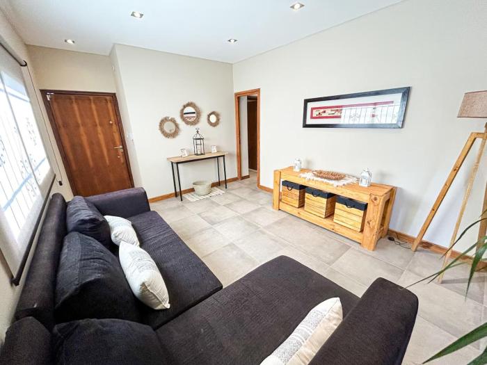 Dorrego House - House w Swimming Pool and Excellent Location