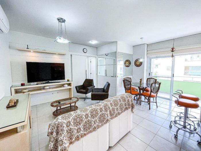 Apê Completo com AC | 500m Praia de Canasvieiras