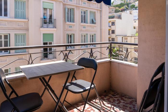 2 pièces - Clim - tram à 5 centre à 15