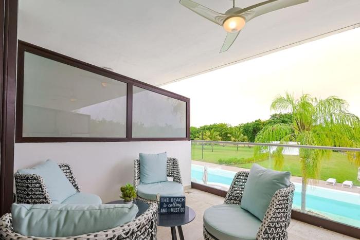 Comfy Retreat Balcony Grill Pool