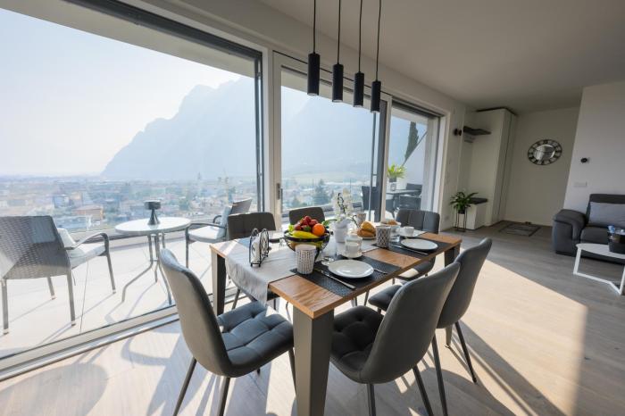 Attico Sky Lake Holiday Luxury Apartament