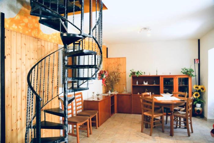 La Casa Nella Roccia