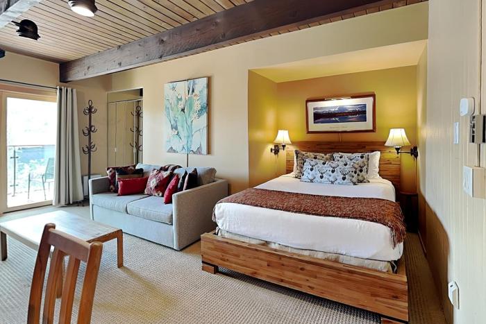 Timberline Condominiums Studio Deluxe Unit 216