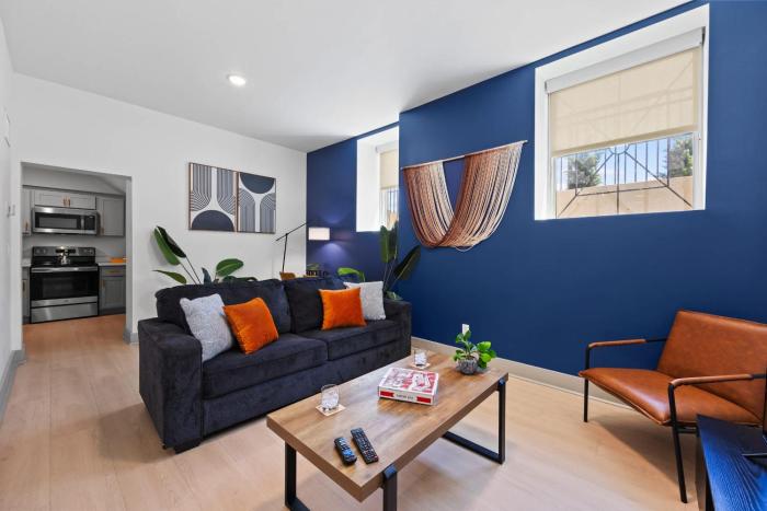 Bright and Modern Studio in Louisville # 112