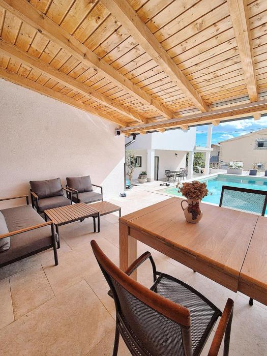 Mare`s House Apartments with Pool