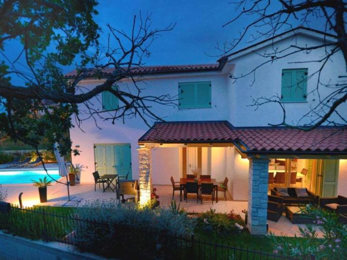 Barbara with Pool Comfortable holiday residence