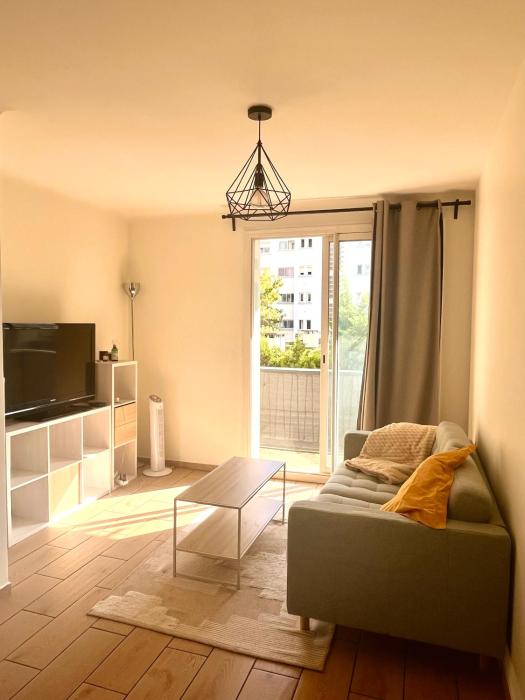 Appartement lumineux 3 chambres avec balcon et parking à Boutonnet