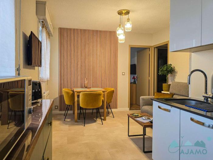 112- appartement rénové à quelques pas de la grande plage