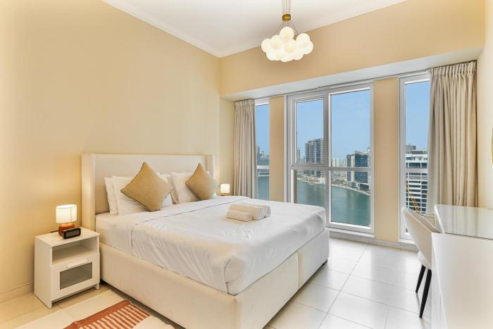 Lush 1BR with Canal View, 9 minutes to Dubai Mall