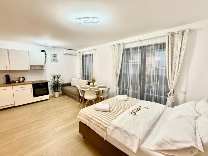 Albu Story By the Sea