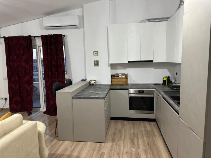 DET Golden Apartment