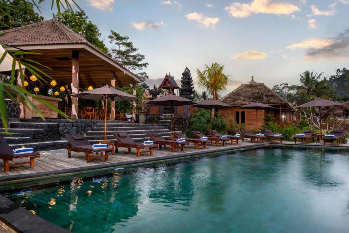 Cassowary Villa Sidemen