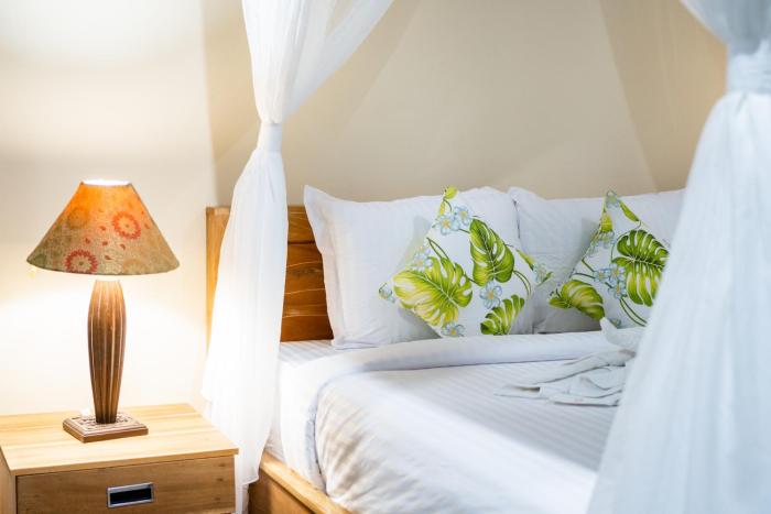 Cassowary Villa Sidemen