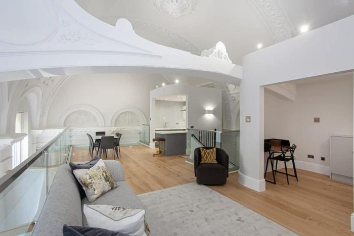 Unique City Centre Luxury Three Bed Apartment