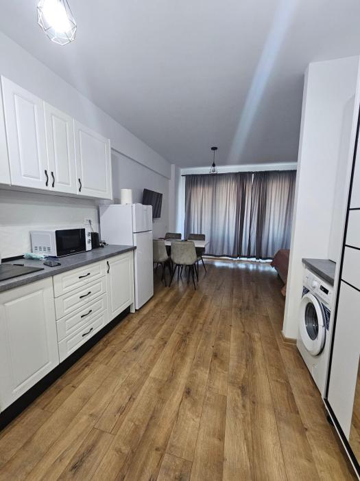 Studio triplu Saturn nr 2