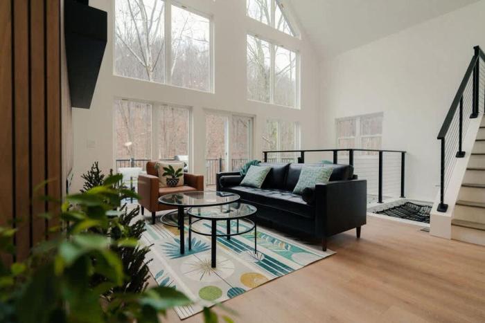 The Greenhouse with Indoor Slide close to Hocking Hills