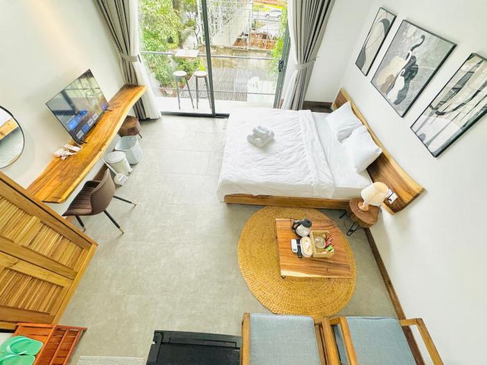 403MSNK Maison Luxe Studio with Balcony