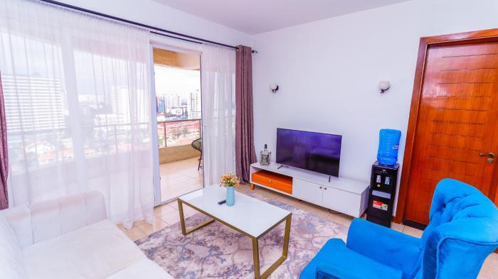 Spacious 2 BED kilimani with balcony views, roof top pool and gym