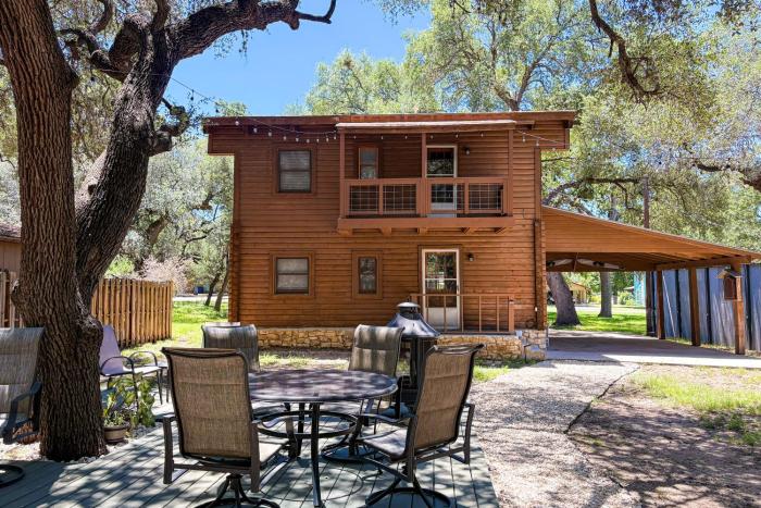 Little Bit of Lake, Whole Lotta Texas