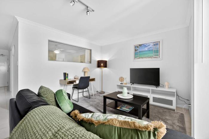 Modern Coastal Escape in the Heart of Rockingham