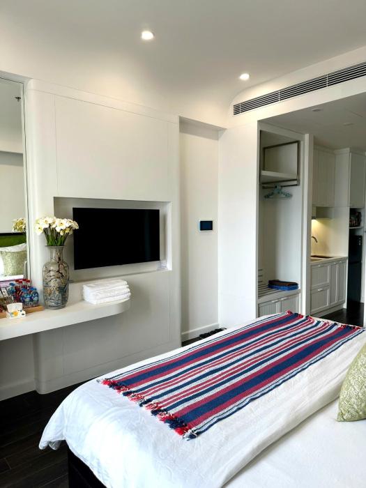 LYNA APARTMENT - HILLSIDE , SUNSET Town