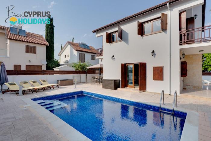 Amelia Beach Villa wpool -500mfrombeach