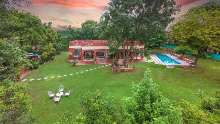 Hostie Tranquil Greens farmhouse near Golf course road Gurgaon