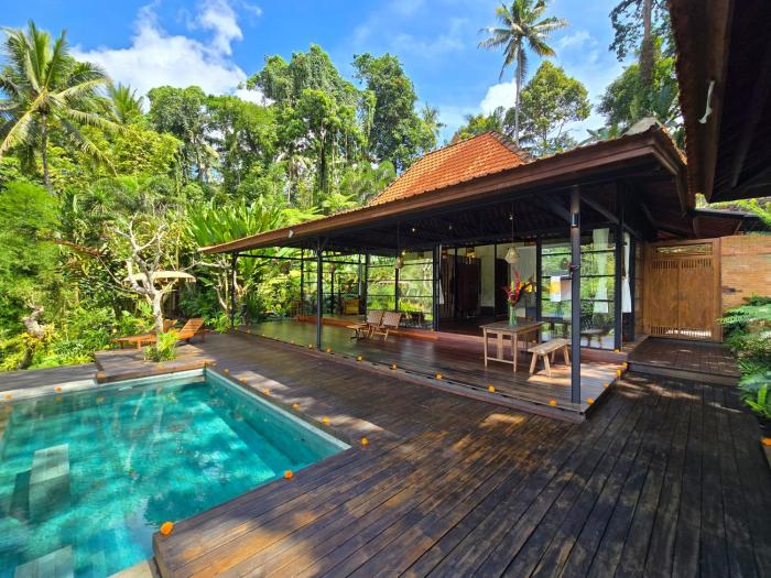 Villa Mahadevi 4 within Jungle & Private Pool Ubud