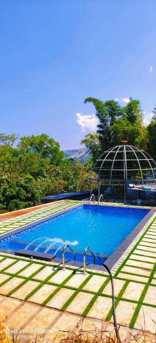 SWIMMING POoL RESORT