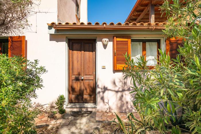 Villa 6 beds just 200 mt from Baia delle Mimose beach