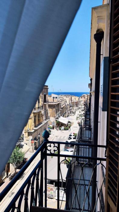 Disìu Apartment con Jacuzzi in centro a Castellammare del Golfo