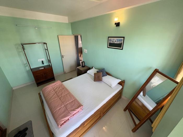 Spacious 2BHK Residential Flat with Scenic Vibe