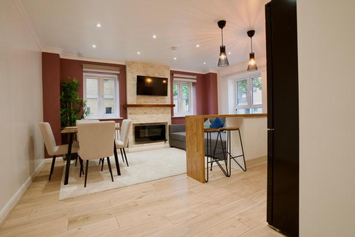 Bright, stylish & cosy 2-Bed Flat in Canning town